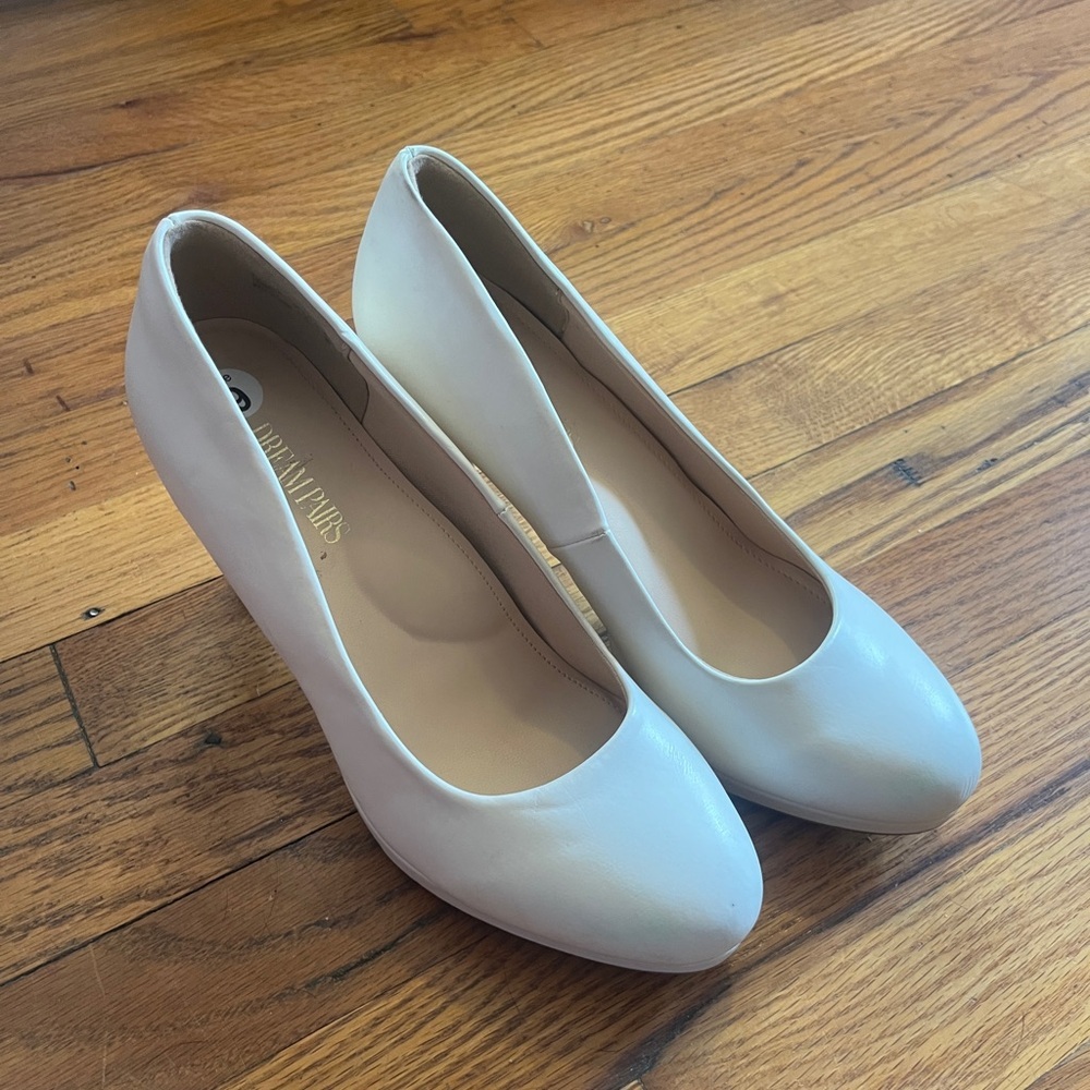 Dream Pairs Elegant White Pumps